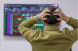Hưng phấn rồi hạ nhiệt chóng vánh, VN-Index chỉ tăng 2 điểm