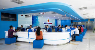 Cổ phiếu ngân hàng giảm sâu, nhiều mã giảm hơn 50%