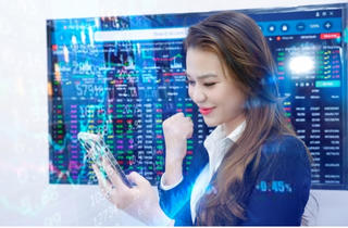 Lên giá gấp 3 lần từ đáy, cổ phiếu chứng khoán còn nhiều dư địa tăng?