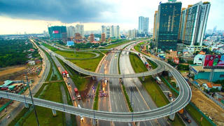 Đường trên cao ở TP.HCM: Buộc phải làm!