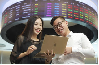 Loạt cổ phiếu bất ngờ liên tục tăng trần trong tuần qua, có mã tăng trần suốt 5 phiên