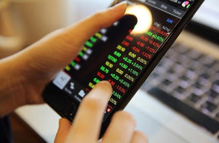 VN-Index khó giảm sâu, nhà đầu tư có thể linh hoạt 'trading'