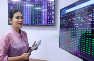Nhóm Vingroup cùng VNM 'thức giấc', VN-Index nối dài chuỗi tăng