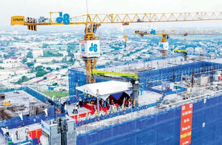 Tập đoàn Xây dựng Hòa Bình: Đường về còn xa