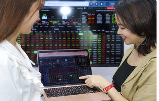 VN-Index tăng phiên thứ 5 liên tiếp, nhóm 'bank, chứng, thép' nổi sóng