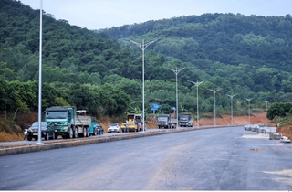 Thủ tướng thúc tiến độ tuyến đường nối 3 tỉnh Hải Dương - Quảng Ninh - Bắc Giang