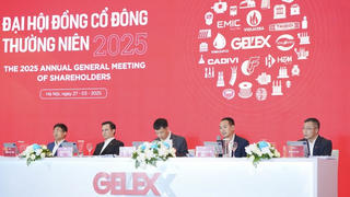 Ông Nguyễn Văn Tuấn trả lời cổ đông về việc tham gia HĐQT Eximbank