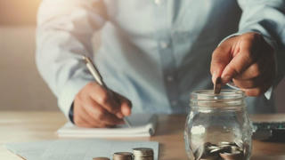 Vay mua nhà, mua xe: Rủi ro bẫy nợ cá nhân, nguy cơ khủng hoảng tài chính