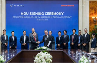 Con trai nhà tỷ phú Phạm Nhật Vượng lần đầu lộ diện