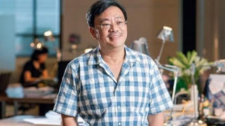 Tỷ phú Đăng Quang 'bán' trà sữa, bà Phương Hằng thôi livestream