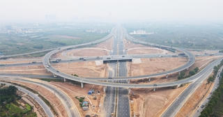 Tháo gỡ khó khăn triển khai các dự án đường bộ cao tốc