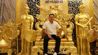 Ngắm ngôi nhà dát vàng của đại gia bất động sản ở miền Tây