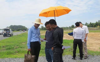 Thị trường lao dốc, nhiều nhà đầu tư vẫn miệt mài ‘gom đất’ giữa đại dịch