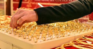 Chính phủ yêu cầu khẩn trương kiểm soát để bình ổn thị trường vàng