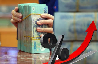 Đi ngược làn sóng hạ lãi suất, chỉ tên ngân hàng vẫn neo mức gần 11%