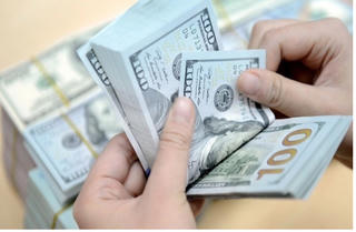 Giá USD 'chợ đen' giảm mạnh
