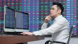 Nhóm midcap và penny bay cao, bluechip gặp áp lực chốt lời