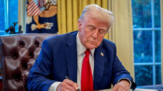 TT Trump áp thuế 25%: 'Cú sốc đe dọa sự tồn tại của nhiều DN nhôm, thép'