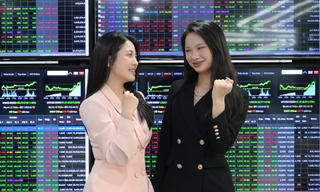 ‘Cổ đất’ chưa hết sốt, tiền tiếp tục vào, VN-Index băng băng hướng về đỉnh