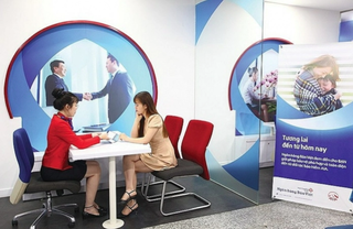 Bị ngân hàng ép mua bảo hiểm, gọi đường dây nóng thẳng lên NHNN