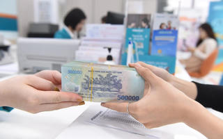 Ngân hàng dùng gần hết 'room' tín dụng được cấp thêm