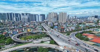 Cận cảnh cây cầu lớn nhất bắc qua sông Hồng trước ngày thông xe