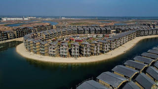 Doanh nghiệp địa ốc trước thềm ĐHĐCĐ: Kẻ tung tăng, người lo lắng