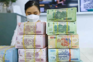 Lãi suất huy động giảm mạnh, chỉ còn 2,4%/năm