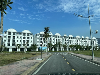 Cận cảnh khu đô thị lấn biển nghìn tỷ nhưng vắng bóng người ở TP Cẩm Phả