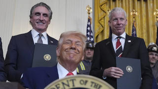 TT Trump dừng áp thuế đối ứng 90 ngày, tăng thuế với Trung Quốc lên 125%