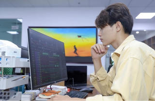 Dòng tiền ngập ngừng, VN-Index khó bứt hẳn khỏi mốc 1.200 điểm