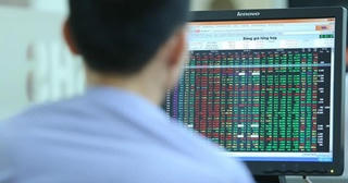 Cổ phiếu họ Vingroup dẫn sóng, nhiều mã bất động sản bứt phá