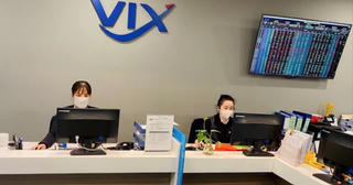Chứng khoán VIX vừa huy động hơn 4.100 tỷ đồng qua game tăng vốn; mua lại 300 tỷ đồng trái phiếu trước hạn