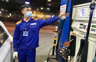 Bên bờ vực phá sản, doanh nghiệp bán lẻ xăng dầu đề nghị lập tổ đánh giá lại Nghị định 95