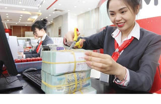 Ngân hàng ngầm 'thoả thuận riêng', người sẵn tiền được quyền ra giá