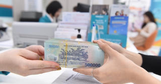 Tin ngân hàng nổi bật tuần qua: Dư nợ tín dụng vượt tiền gửi sau 10 năm, ngân hàng rục rịch báo lãi