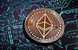 Ethereum lại lập đỉnh chạm mốc 3,000 USD khi Bitcoin giảm