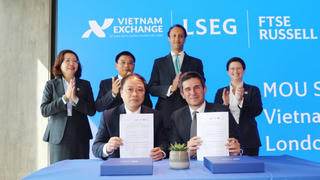 Bộ trưởng Nguyễn Văn Thắng làm việc với FTSE Russell, ký kết hợp tác chiến lược