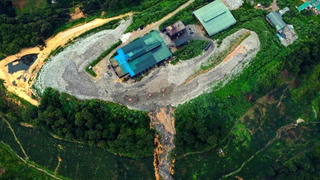 Đà Lạt: Rác thải từ nhà máy Xuân Trường đổ ập xuống vườn cà phê người dân