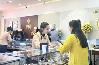 PNJ lãi gần 1.100 tỷ đồng sau 6 tháng, hoàn thành gần 56% kế hoạch năm