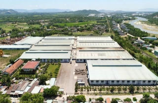 Chủ tịch tỉnh Bình Định yêu cầu chuẩn bị sẵn quỹ đất sạch để đón nhà đầu tư