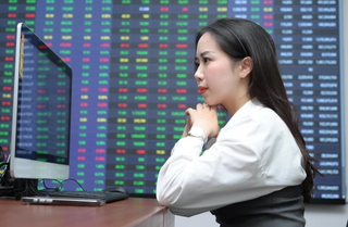 Tâm lý lưỡng lự bao trùm, thị trường ảm đạm hiếm có