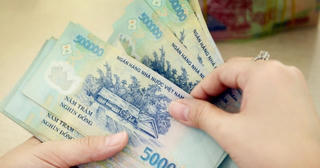 NHNN yêu cầu các ngân hàng tiếp tục giảm lãi suất cho vay từ 1,5-2%