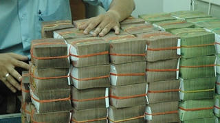 Tăng lãi suất đột ngột khiến doanh nghiệp gặp khó