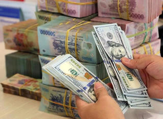 Fed tăng lãi suất, giá USD vượt mốc 24.000 đồng