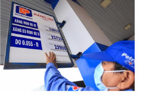 Xăng, dầu tăng giá mạnh, RON 95-III gần 23.900 đồng/lít