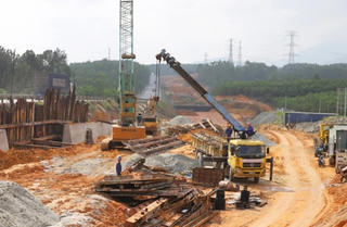 Bộ GTVT thúc tiến độ giải ngân hơn 7.200 tỷ đồng cho cao tốc Bắc - Nam