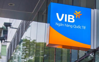 Người nội bộ VIB nhộn nhịp mua bán cổ phiếu sau khi Ngân hàng lên HOSE