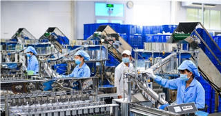 Tổng vốn FDI vào Việt Nam giảm 38% so với cùng kỳ