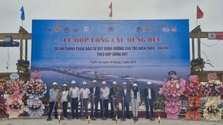 Hợp long cầu vượt sông dài nhất tuyến cao tốc Bắc – Nam